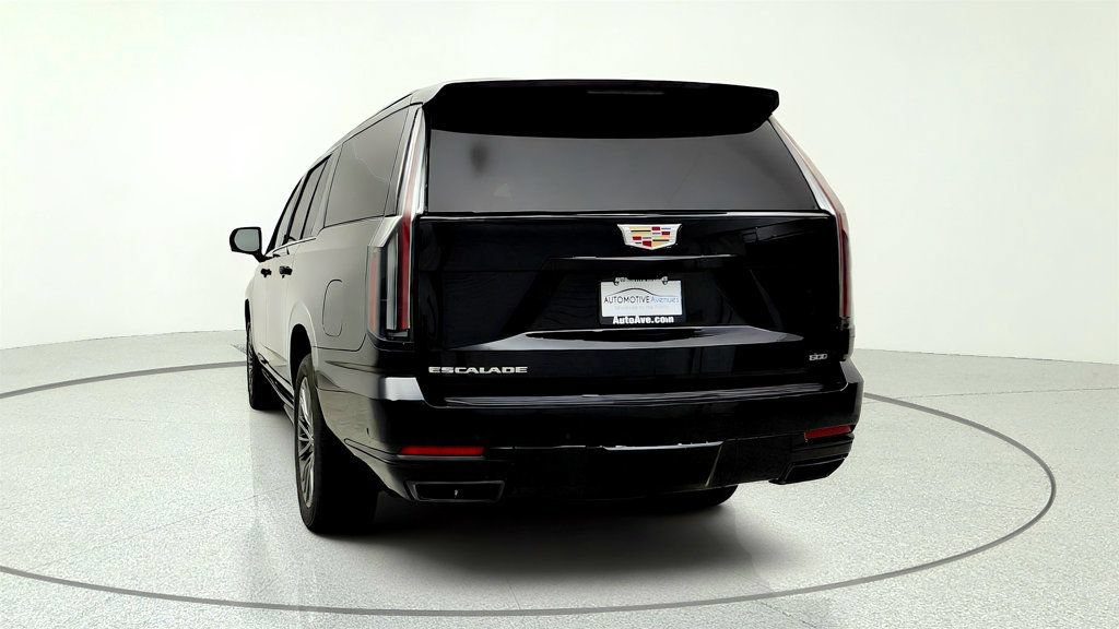 Used 2025 Cadillac Escalade ESV Sport Platinum AWD/4WD image 6