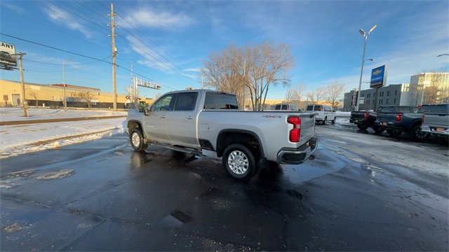 Used 2021 Chevrolet Silverado 2500 LTZ image 6