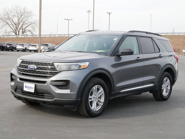 Used 2024 Ford Explorer XLT w/ Class IV Trailer Tow Package image 2