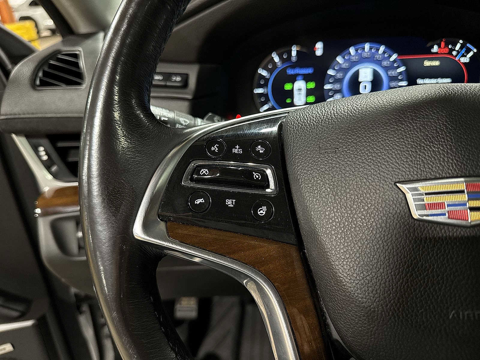 Used 2020 Cadillac Escalade ESV Luxury image 34