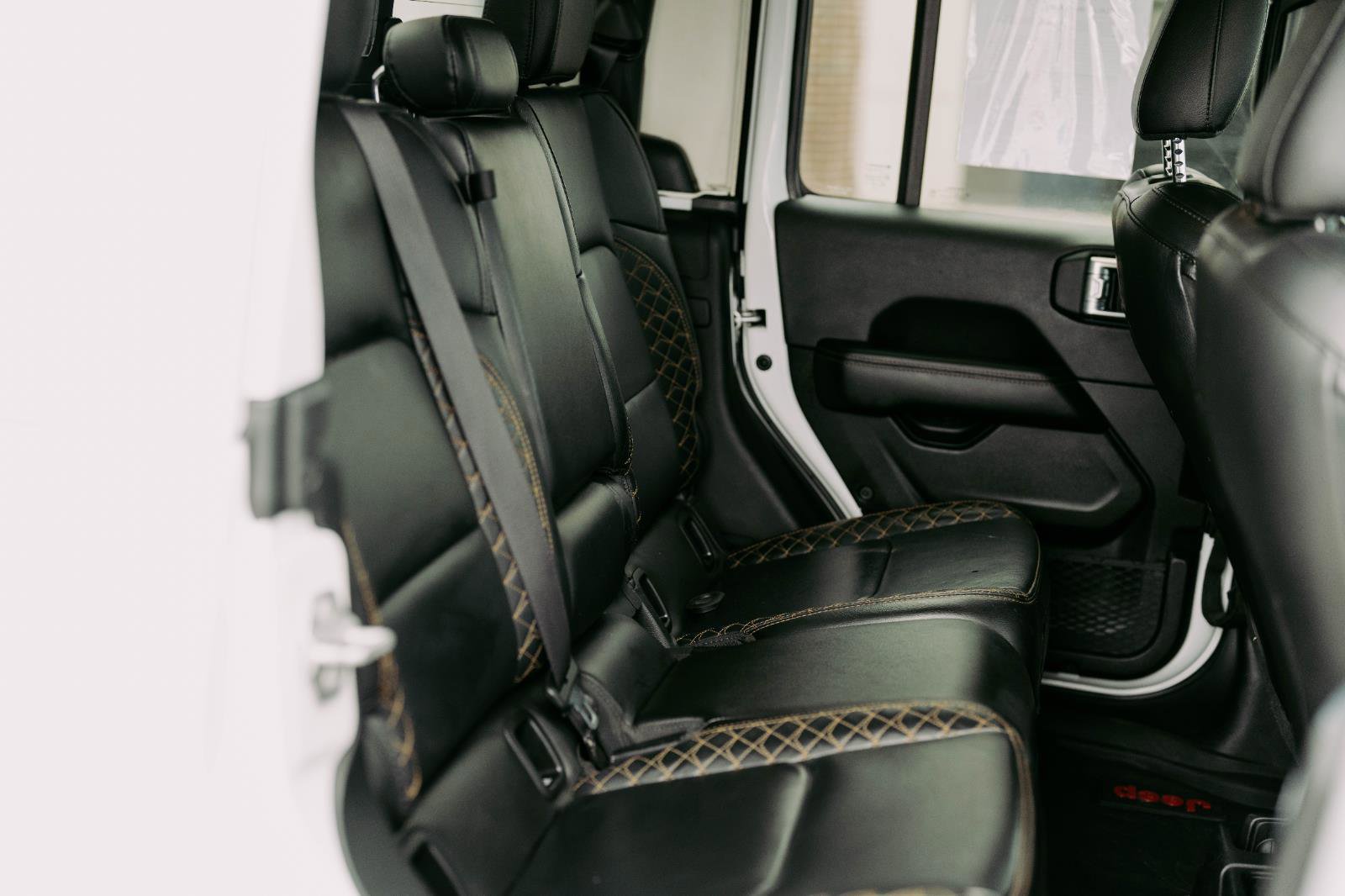 Used 2021 Jeep Gladiator Overland image 11