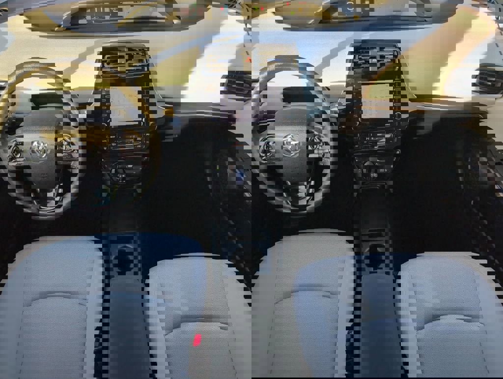 Used 2022 Toyota Prius L Eco image 29