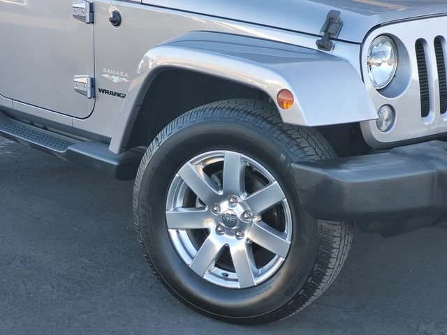 Used 2015 Jeep Wrangler Sahara w/ Connectivity Group AWD/4WD image 3