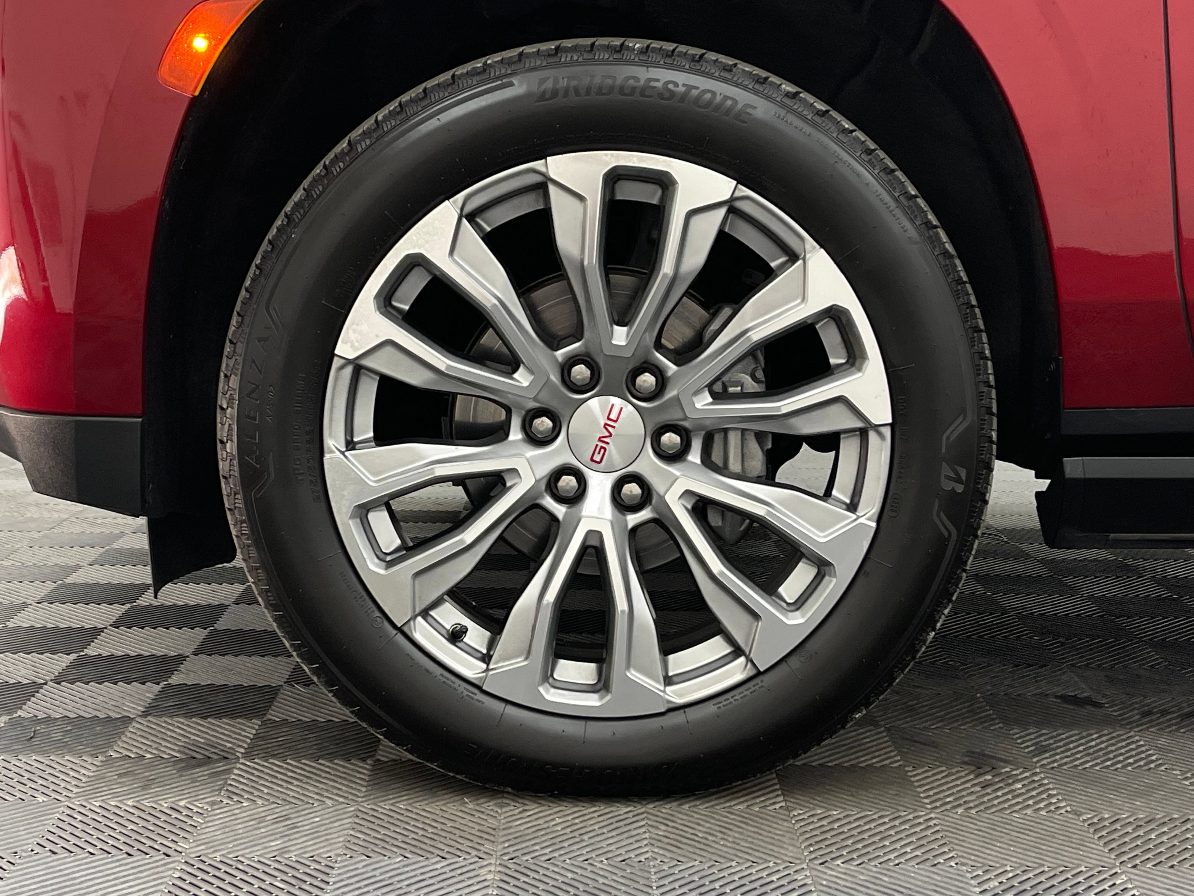 Used 2024 GMC Yukon Denali AWD/4WD image 17