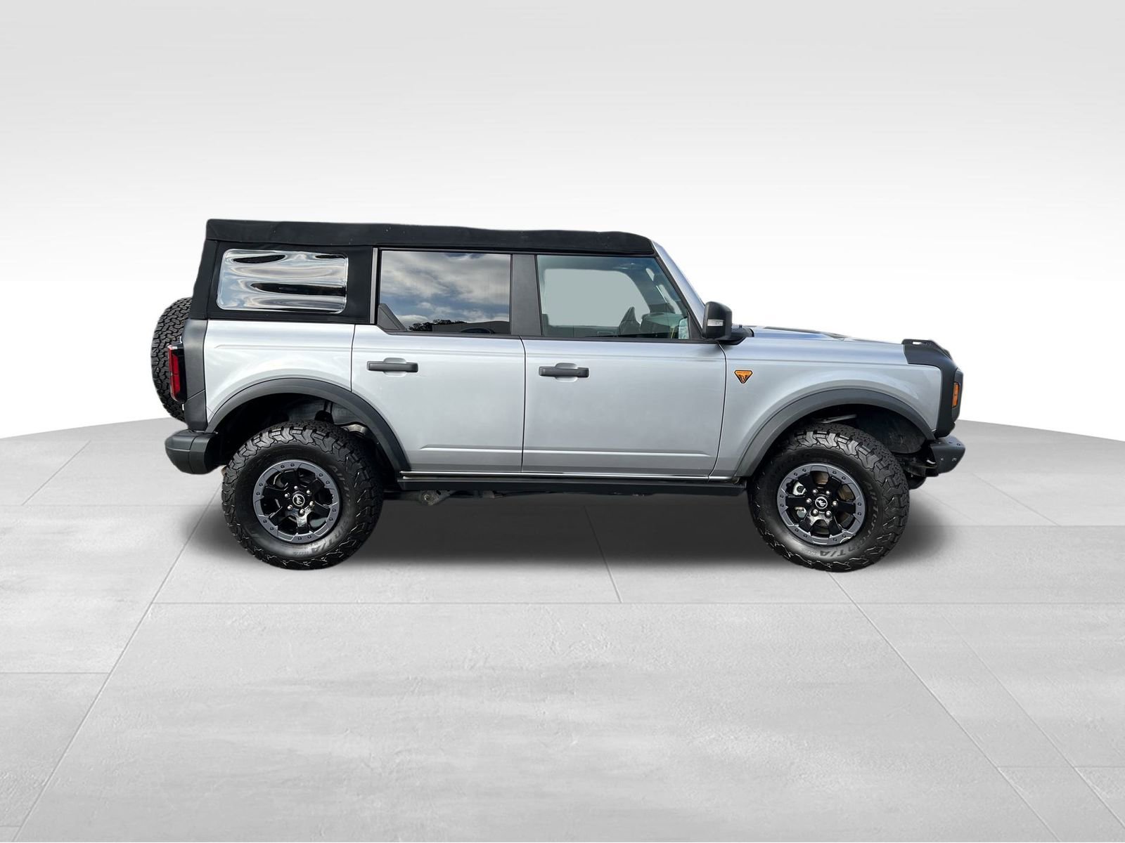 Used 2021 Ford Bronco Badlands image 6