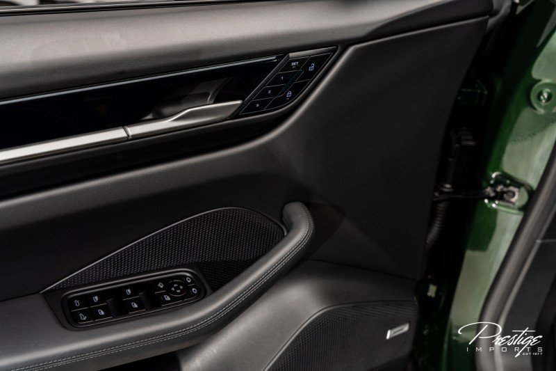 Used 2025 Porsche Macan 4S Electric image 23