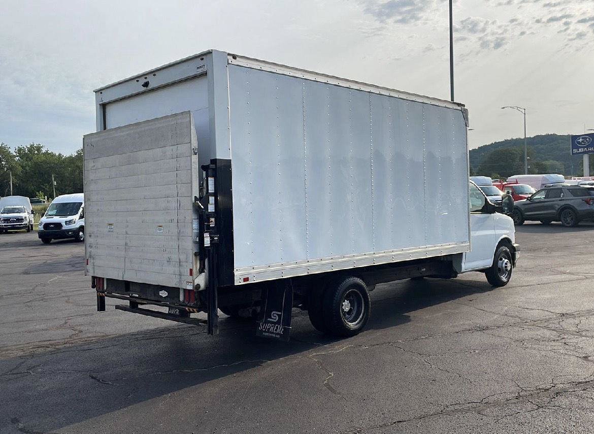 Used 2021 Chevrolet Express 4500 Extended w/ Power Convenience Package RWD image 5