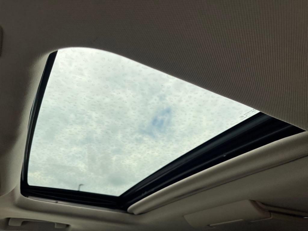 Used 2016 Chevrolet Suburban LTZ image 7