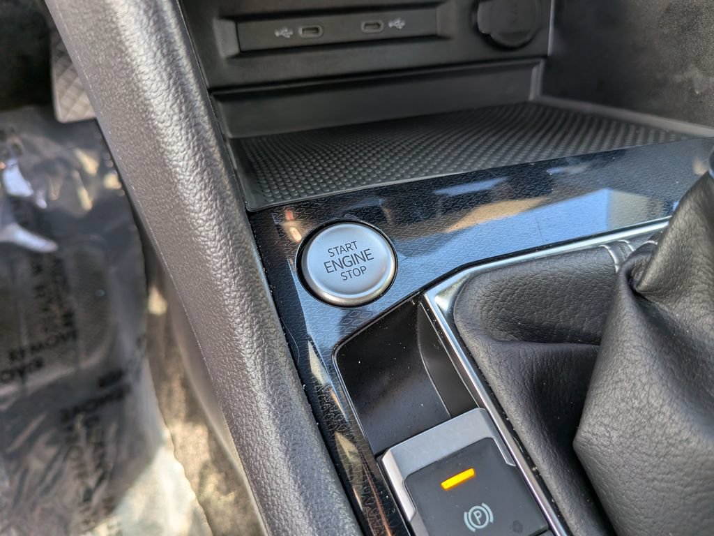 Certified 2025 Volkswagen Taos S FWD image 22