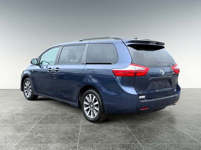 Used 2020 Toyota Sienna XLE Premium AWD/4WD image 4