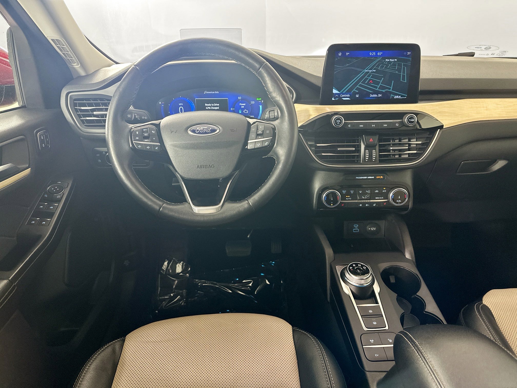 Used 2022 Ford Escape Titanium w/ Titanium Premium Package image 31