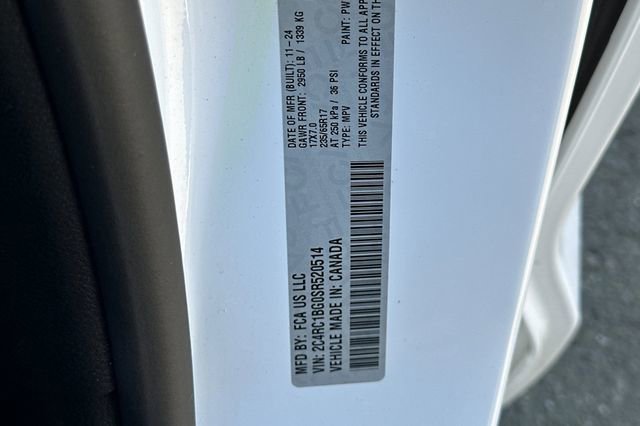 Used 2025 Chrysler Pacifica Select image 32