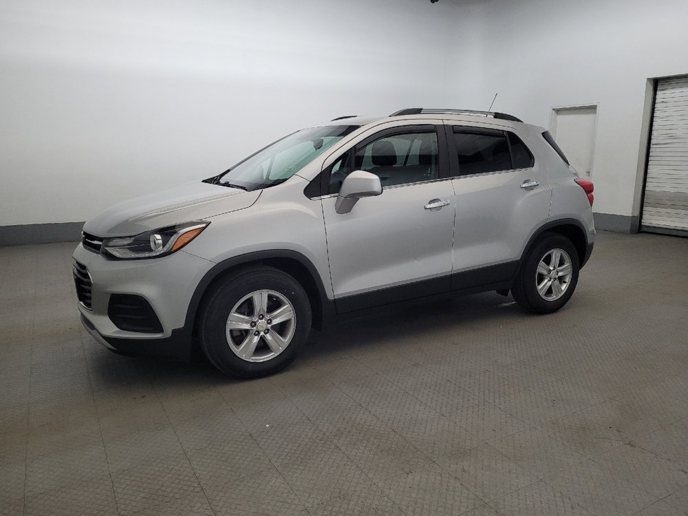 Used 2019 Chevrolet Trax LT w/ LT Convenience Package FWD image 2