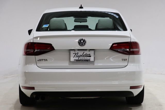 Used 2016 Volkswagen Jetta Sport FWD image 6