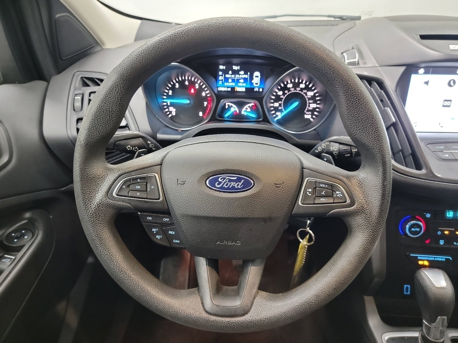 Used 2017 Ford Escape SE w/ Equipment Group 201A image 17