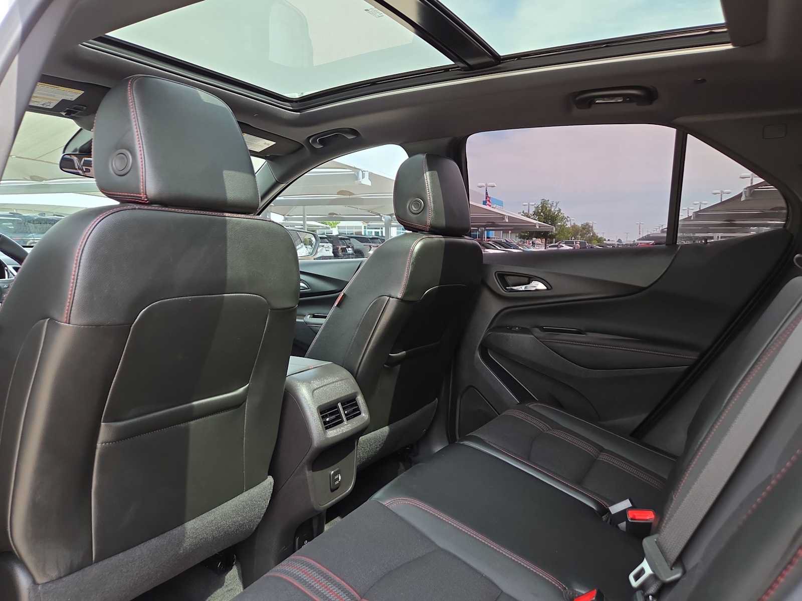 Used 2024 Chevrolet Equinox RS FWD image 16