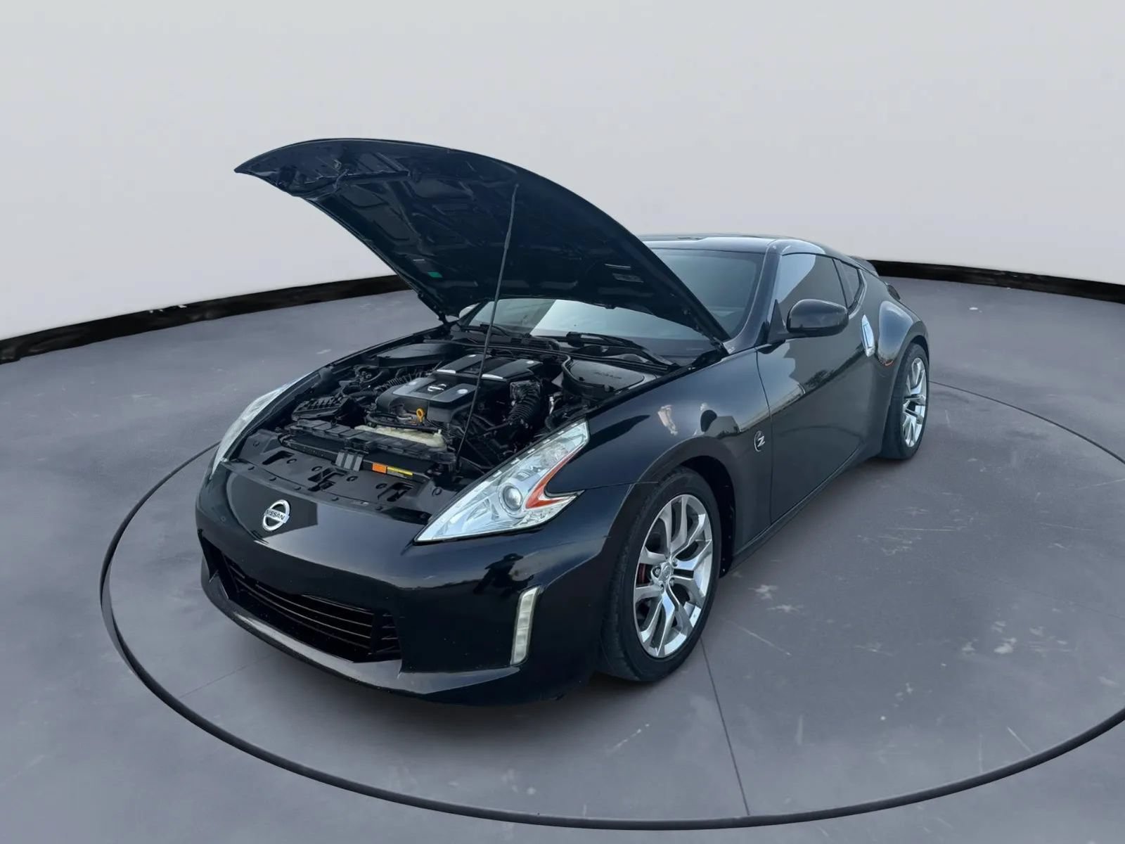 Used 2015 Nissan 370Z Coupe RWD image 11