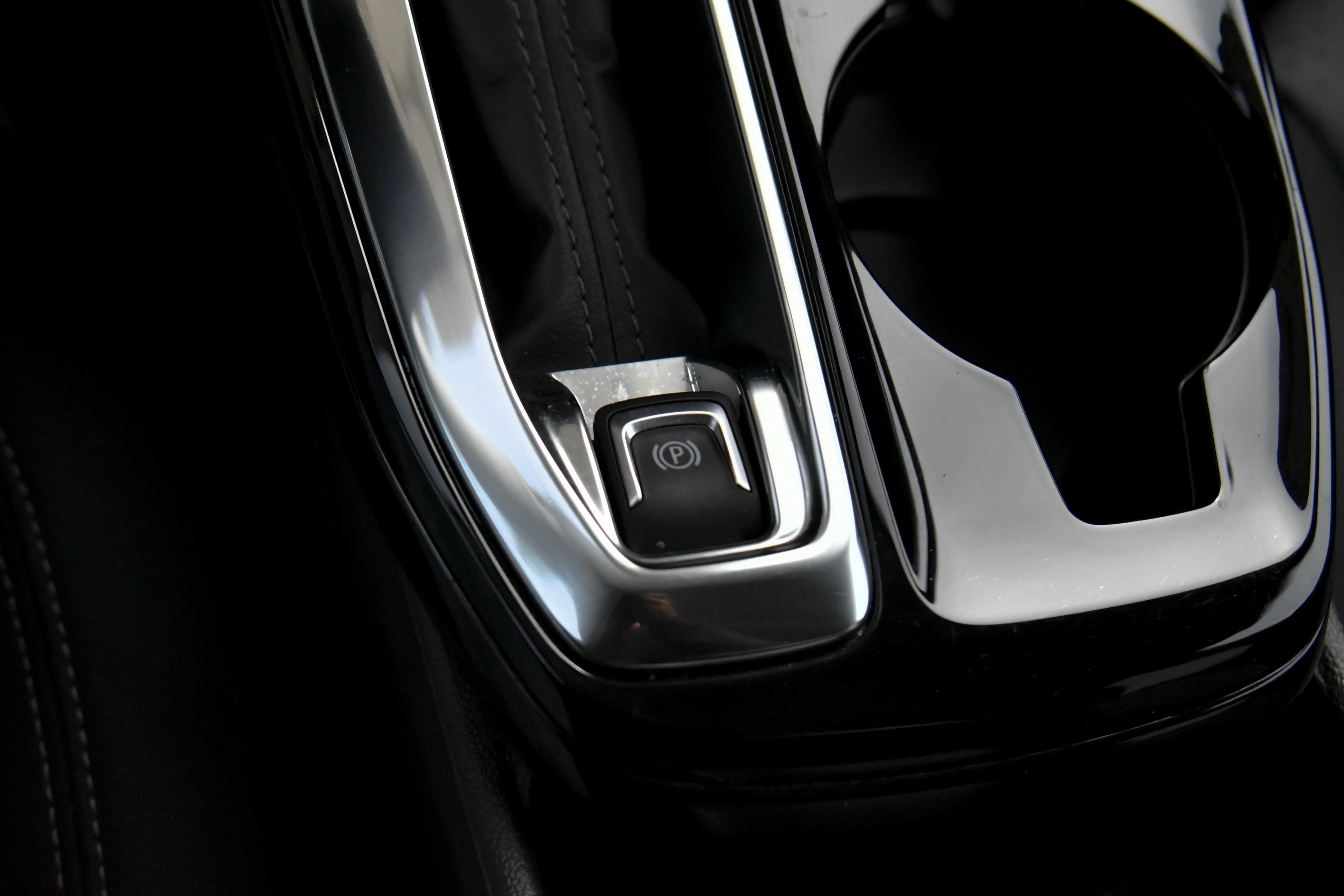 Used 2025 Chevrolet Trax LT w/ LT Convenience Package image 28