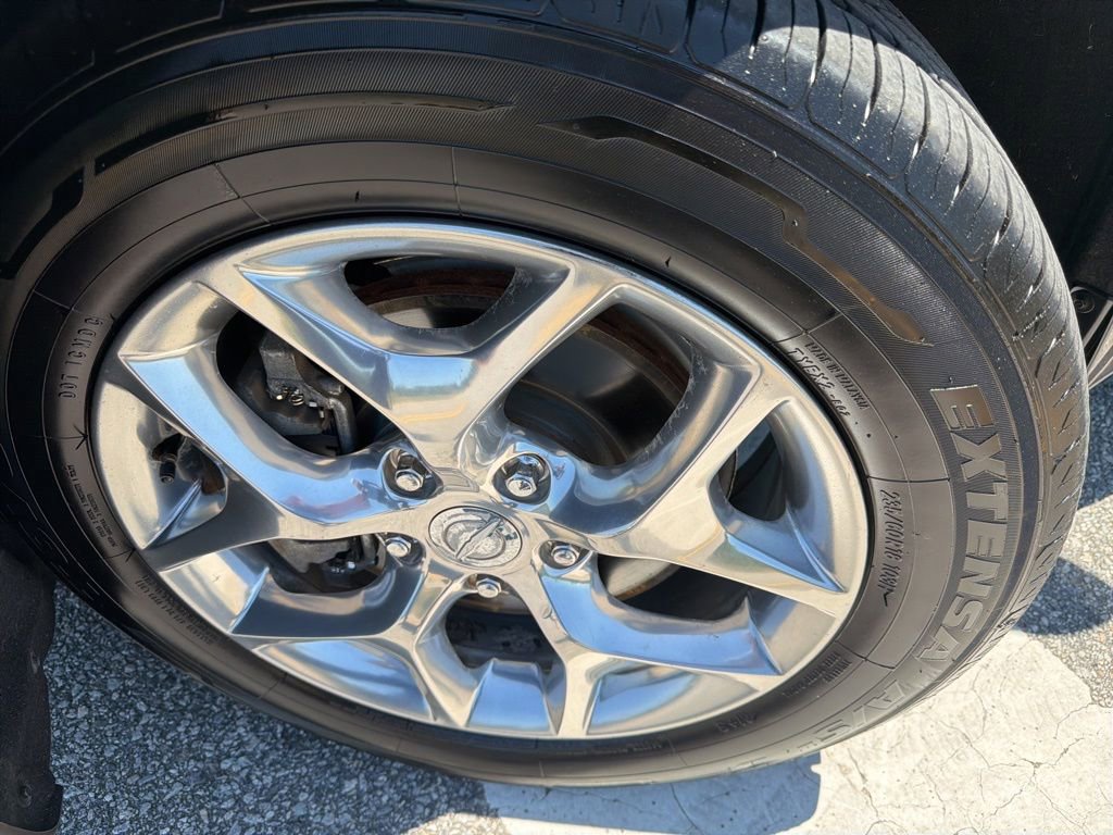 Used 2018 Chrysler Pacifica Limited w/ Advanced Safetytec Group FWD image 2