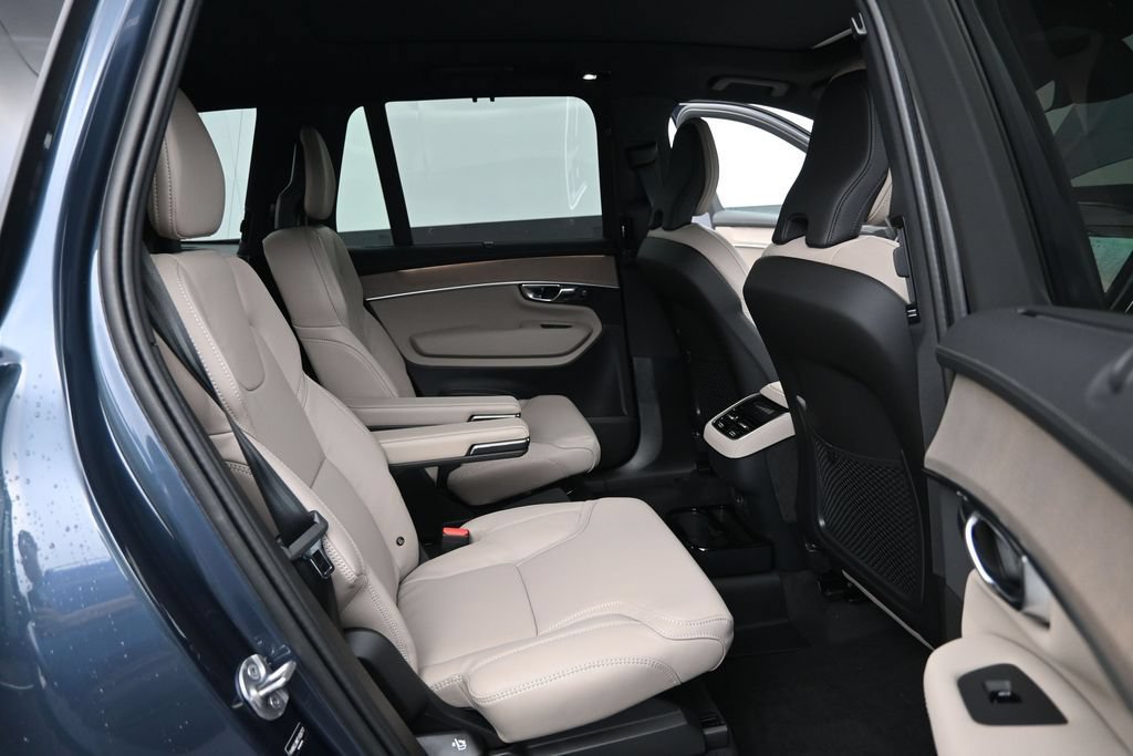 New 2026 Volvo XC90 B6 Ultra w/ Protection Package AWD/4WD image 16