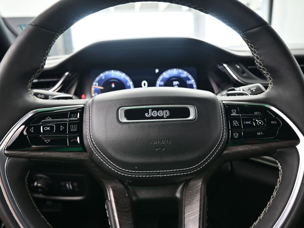 Used 2023 Jeep Grand Cherokee L Overland image 38