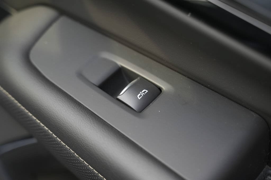 Used 2025 Chevrolet Suburban Premier AWD/4WD image 37