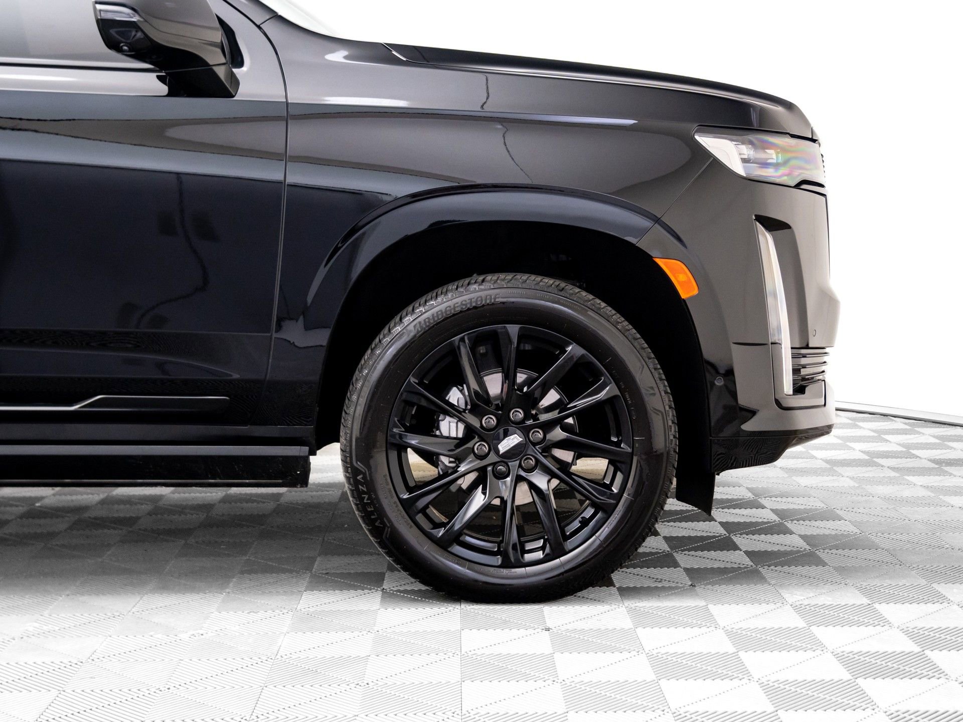 Certified 2024 Cadillac Escalade ESV Sport Platinum w/ LPO, ONYX Package image 39