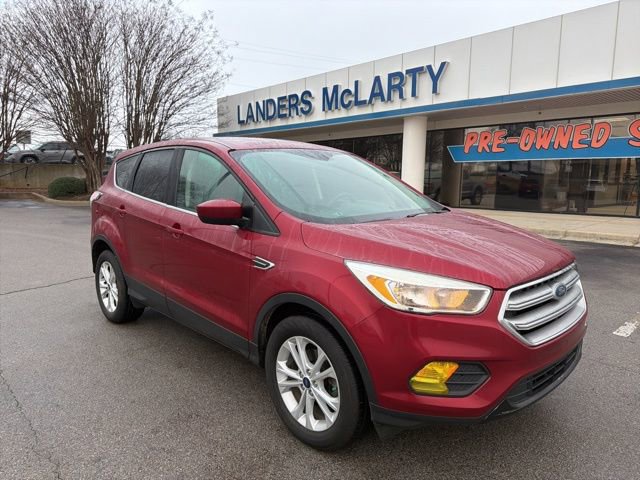 Used 2017 Ford Escape SE image 1