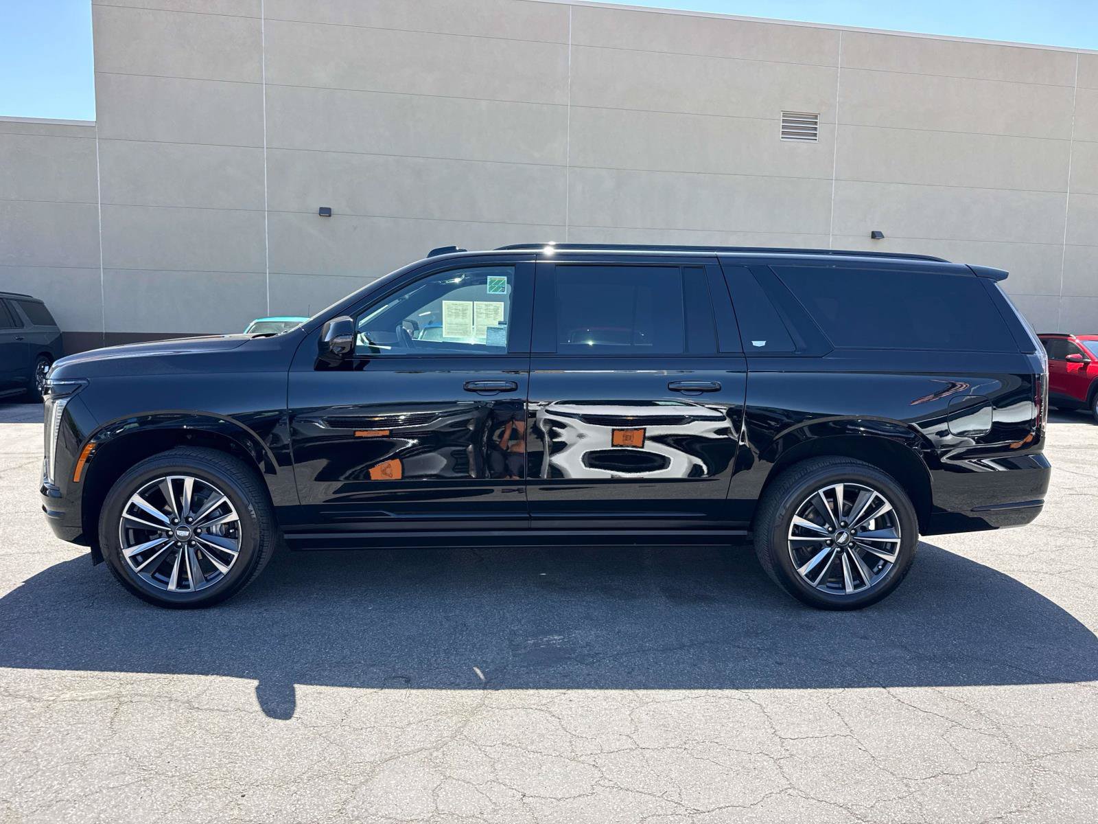 Used 2025 Cadillac Escalade ESV Sport AWD/4WD image 5