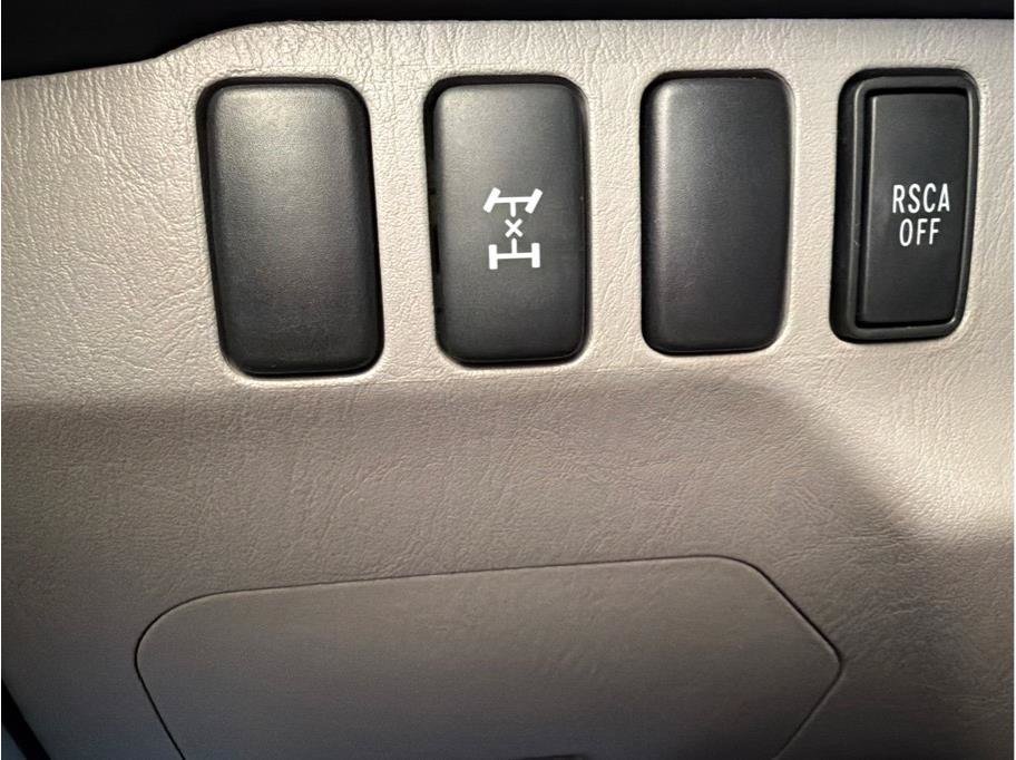 Used 2004 Toyota 4Runner Sport AWD/4WD image 20
