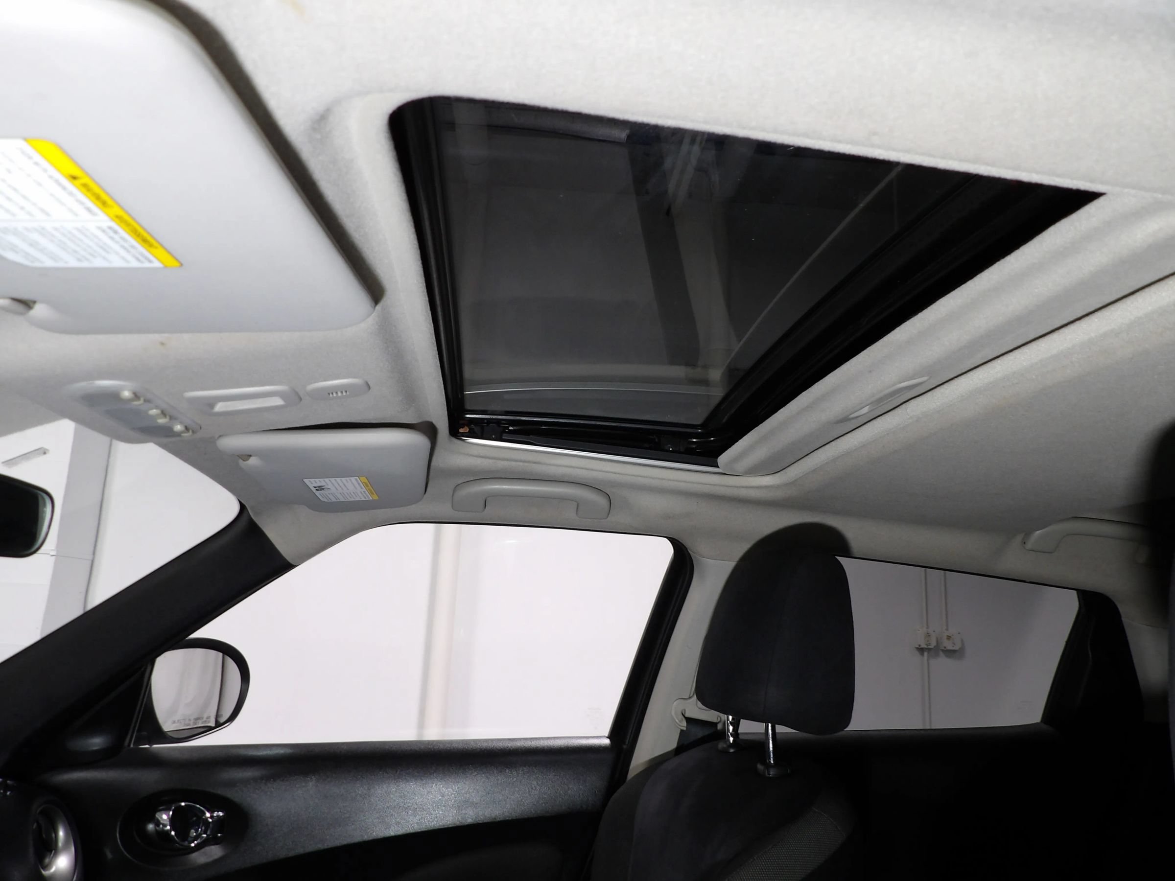 Used 2011 Nissan Juke SV FWD image 13