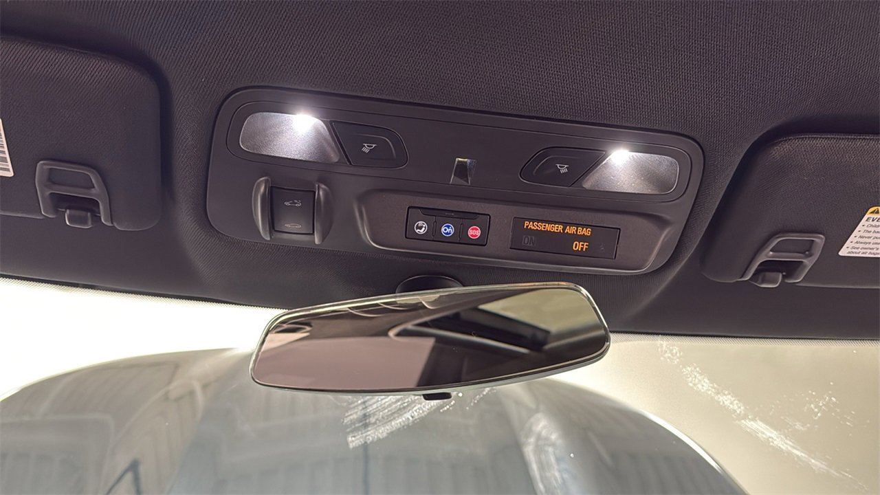 Used 2020 Chevrolet Camaro LT w/ RS Package image 11