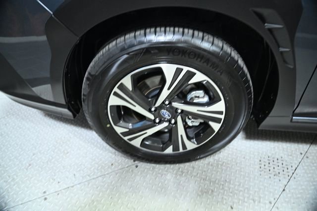 Used 2025 Subaru Crosstrek 2.0i Premium image 18