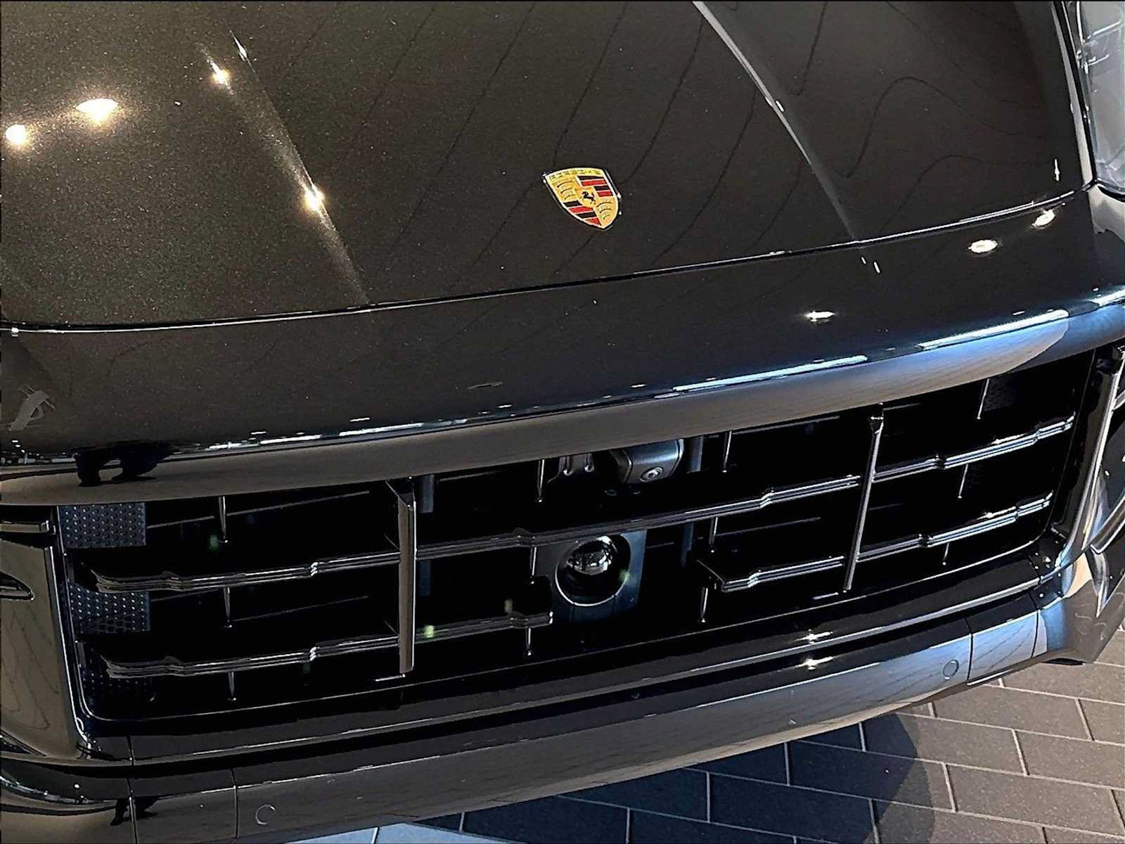 New 2026 Porsche Cayenne GTS AWD/4WD image 29