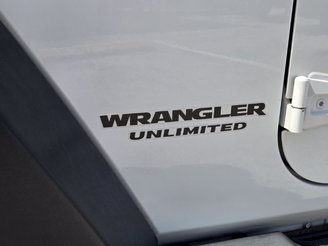Used 2015 Jeep Wrangler Unlimited Sport w/ Quick Order Package 23S AWD/4WD image 11