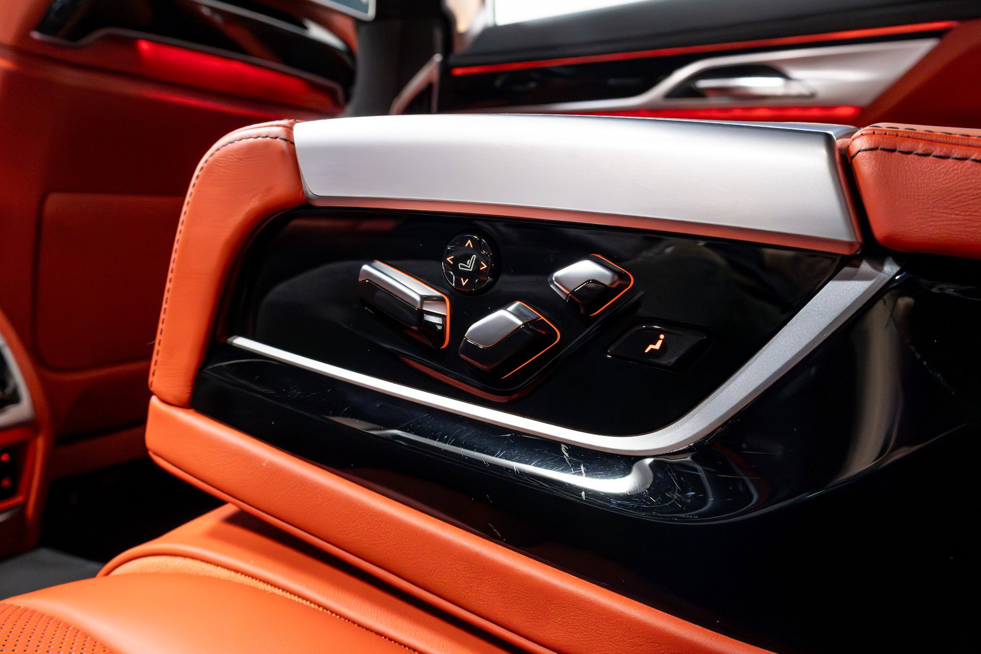 Used 2022 BMW M760i xDrive image 33