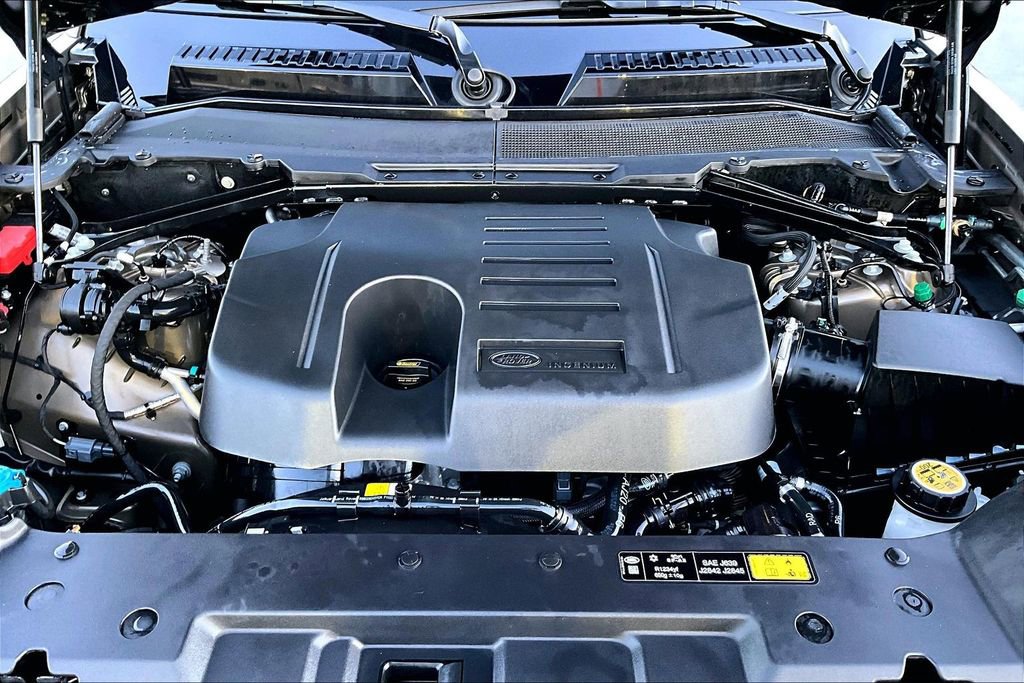 Certified 2025 Land Rover Defender 110 X image 28