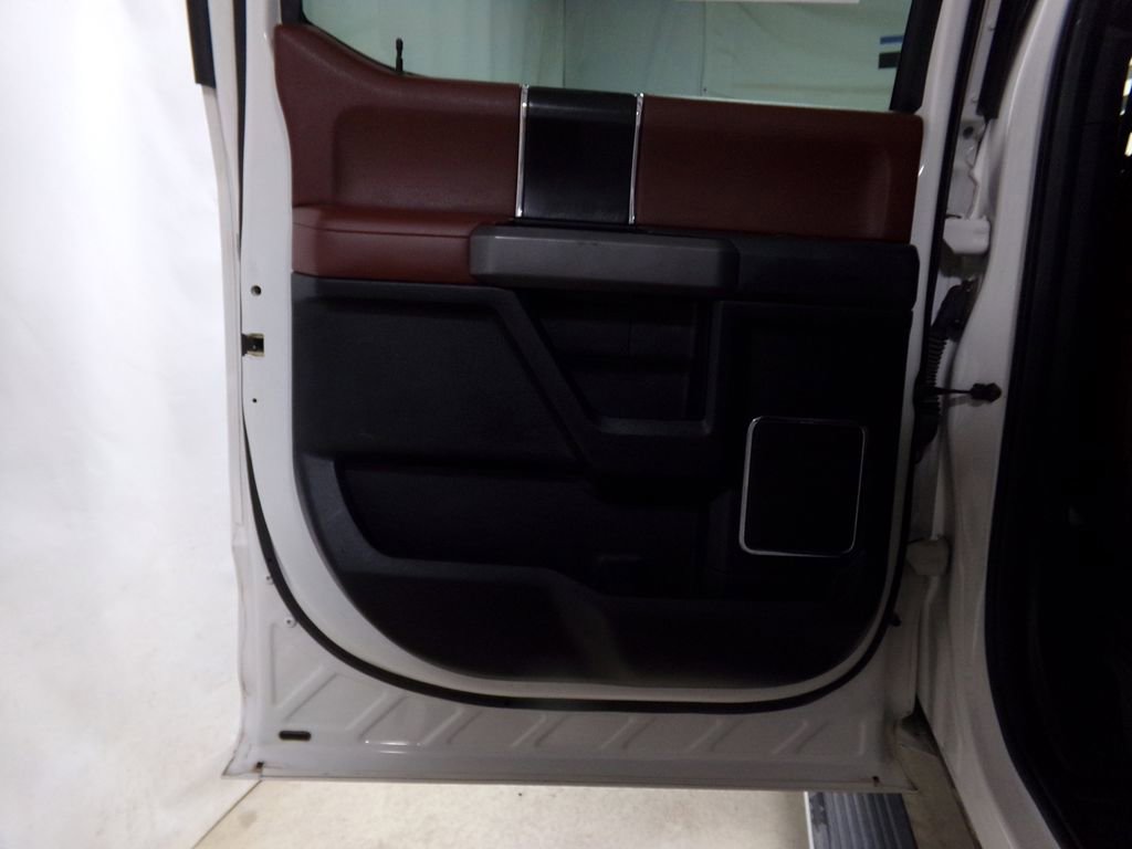 Used 2018 Ford F150 Platinum w/ Equipment Group 701A Luxury image 13