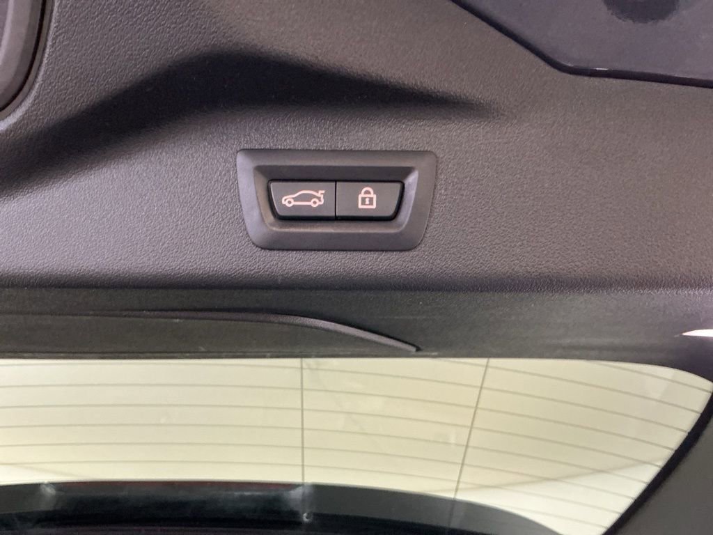 Certified 2022 BMW X7 M50i w/ Cold Weather Package AWD/4WD image 35