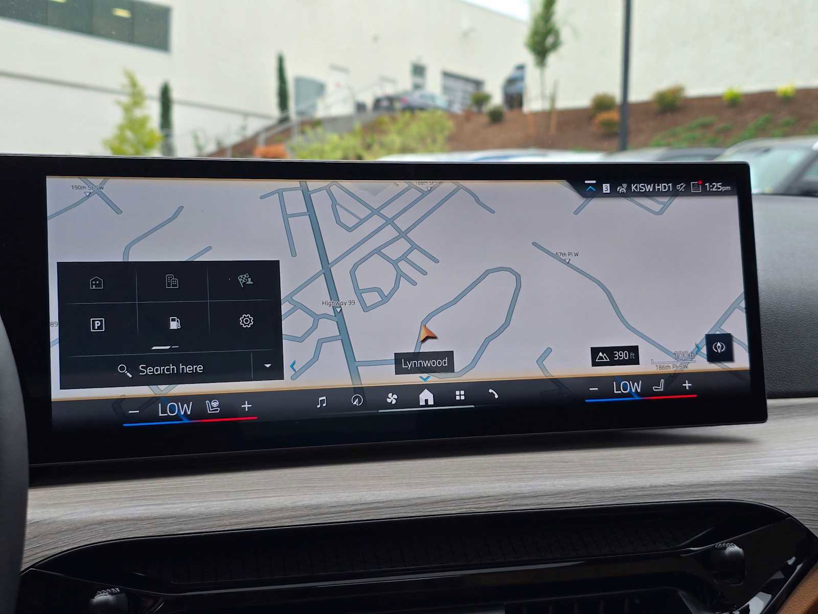 Used 2025 BMW 330i xDrive Sedan w/ Premium Package image 25