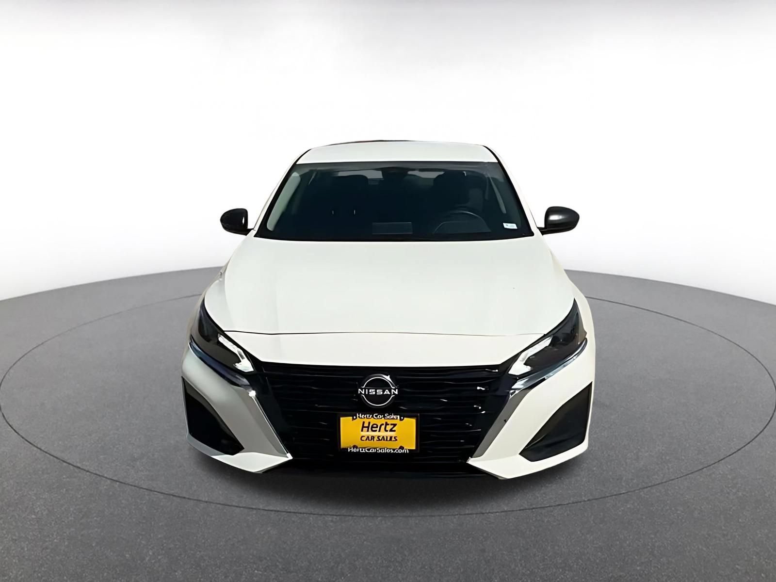 Used 2025 Nissan Altima 2.5 SV FWD image 4