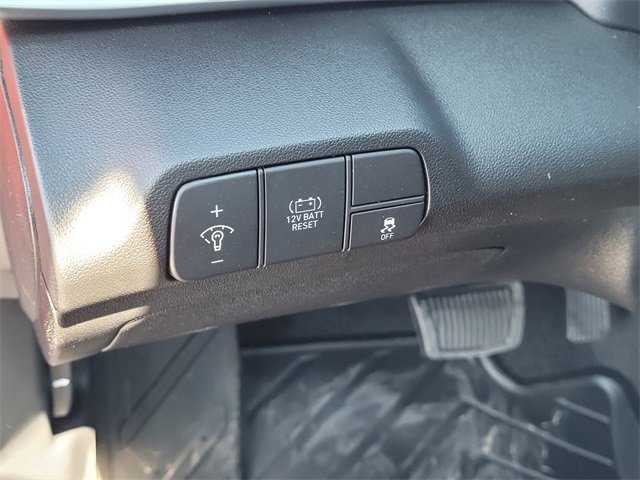 New 2025 Hyundai Elantra Limited image 15