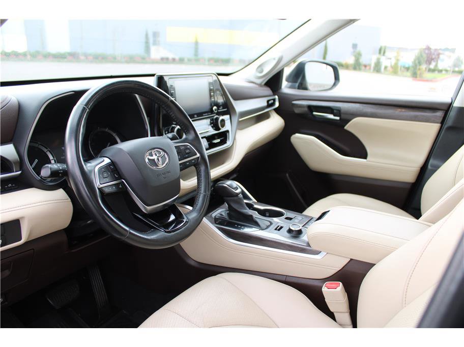 Used 2020 Toyota Highlander Limited AWD/4WD image 9