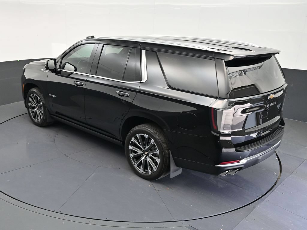 Used 2025 Chevrolet Tahoe High Country RWD image 16