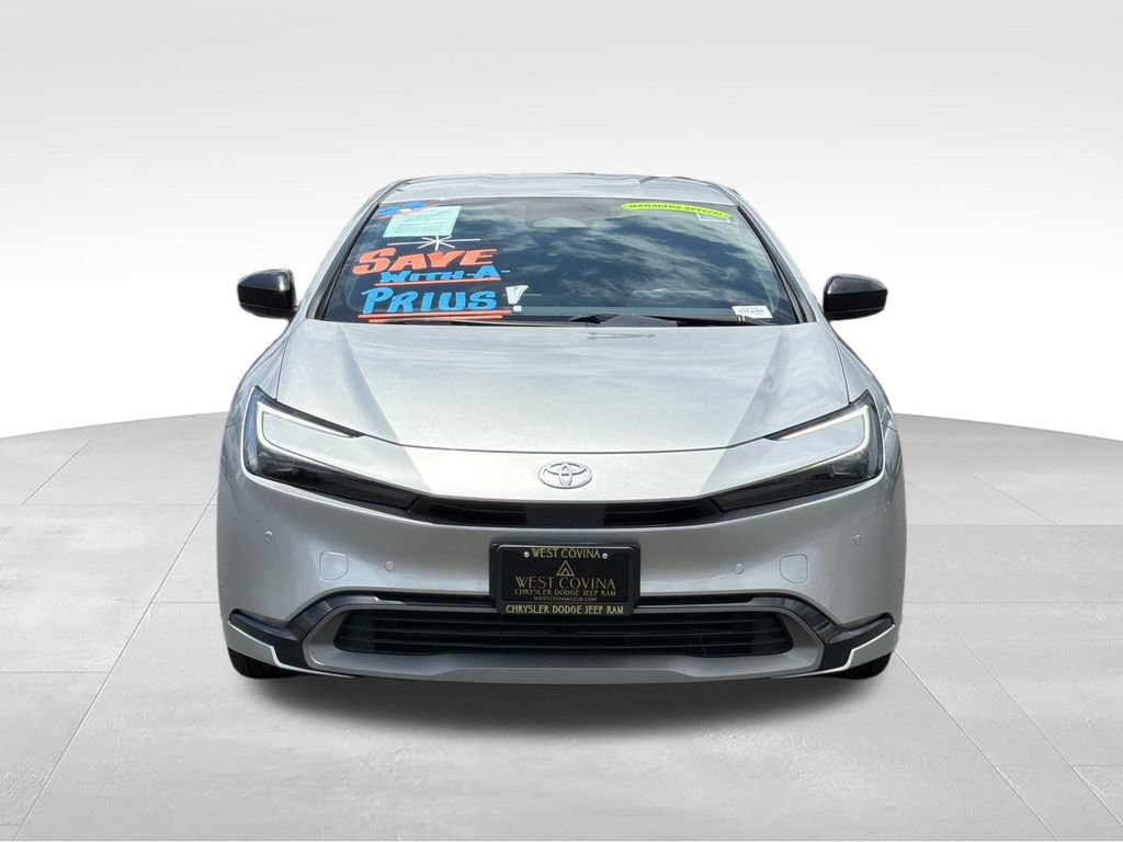 Used 2023 Toyota Prius XLE FWD image 2