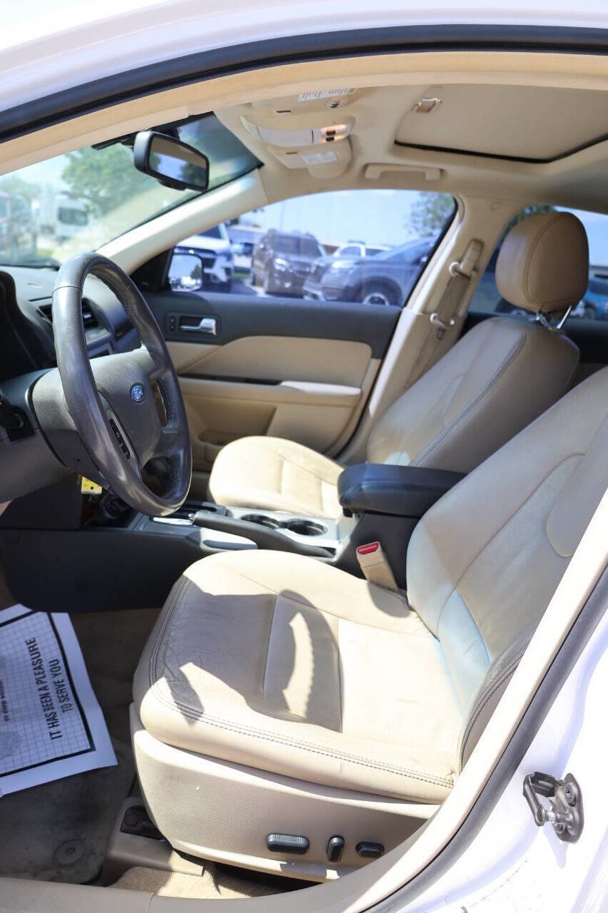 Used 2012 Ford Fusion SEL FWD image 13