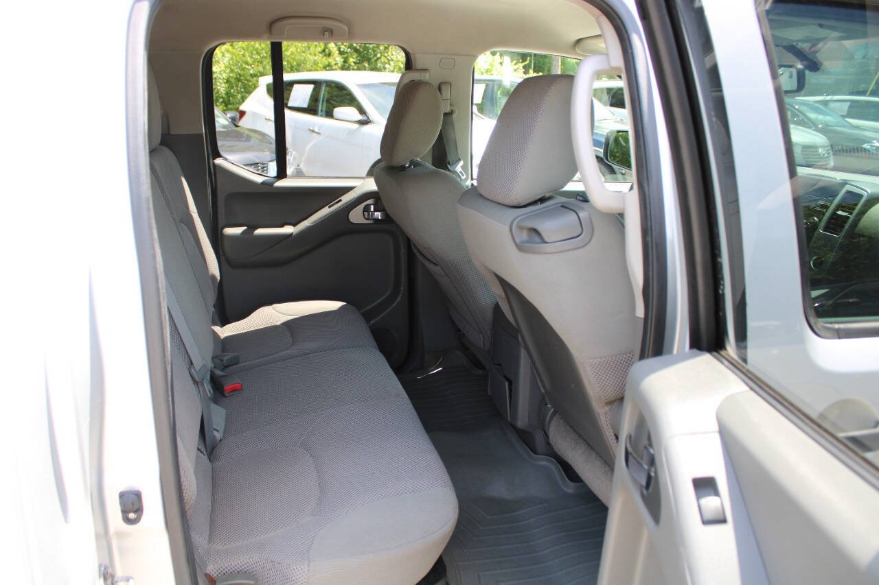 Used 2014 Nissan Frontier SV w/ SV Value Truck Package AWD/4WD image 28