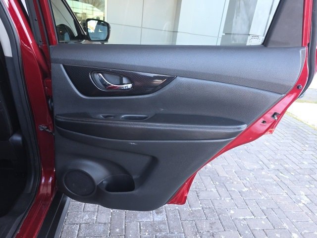 Used 2020 Nissan Rogue SL w/ Premium Package image 11