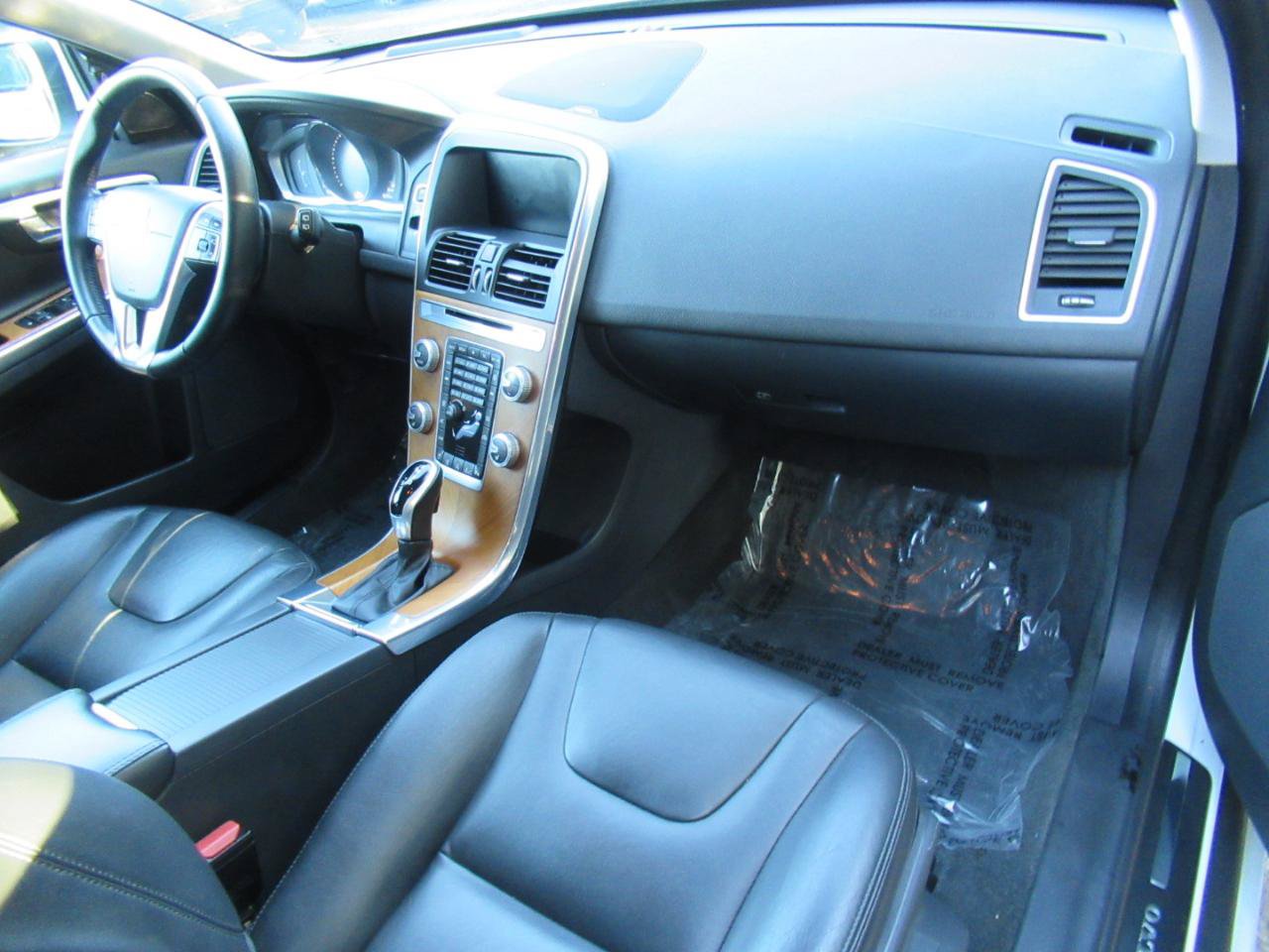 Used 2017 Volvo XC60 T5 Inscription w/ Advanced Package AWD/4WD image 21