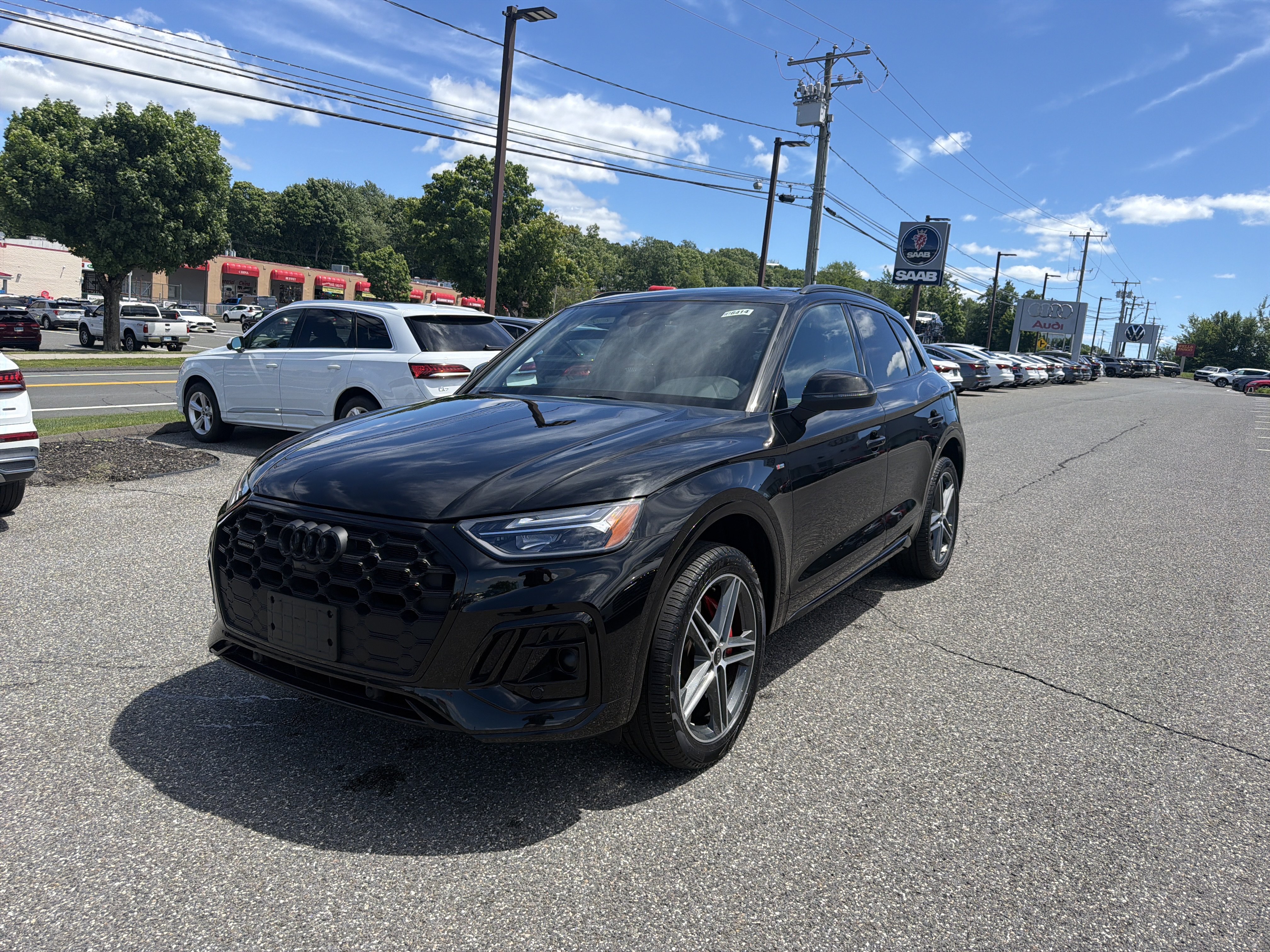 Certified 2024 Audi Q5 e Premium Plus AWD/4WD image 3